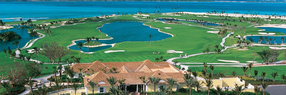 A beautiful golf course overlooking the sea awaits you at Atlantis